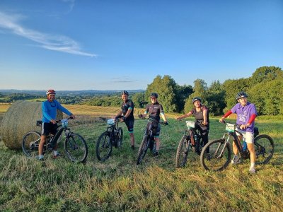 Roue Léo Vert - Location de vélos électriques, Réparation, Vente