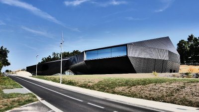 Théâtre et concert de musiques actuelles – Associations La Machine à Bulles et Adonf