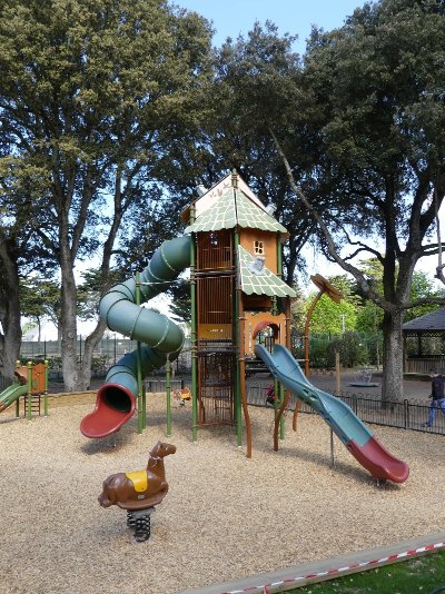 Aire de jeux pour enfants du Petit bois