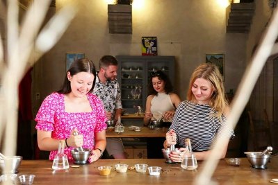 Atelier de création de la véritable moutarde à Dijon "Les yeux bandés"