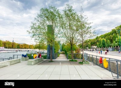 Jardins de l'Archipel des Berges de Seine Niki de Saint Phalle