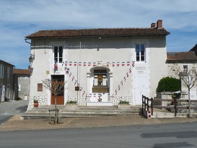 Cherves Chatelars sentier du gazon