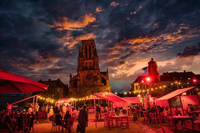 Théâtre en dialecte - Hurra mir sinn arm!