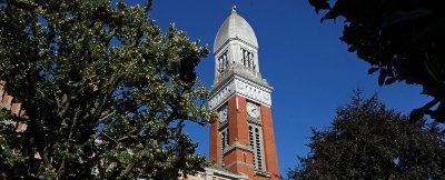 Église et Monument aux Morts de Steenwerck