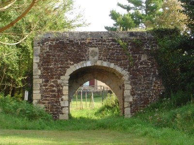 Sore en VTT, histoire d'un village médiéval au bord de la petite Leyre