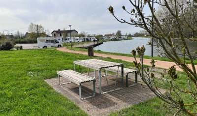 Aire d'arrêt vélo & aire de pique-nique du plan d'eau de Bais