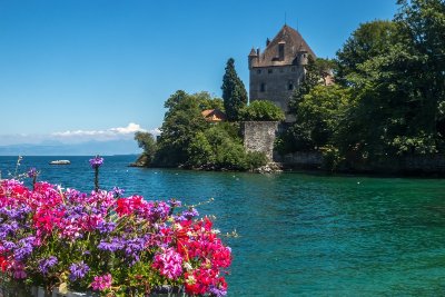 Un village entouré des eaux