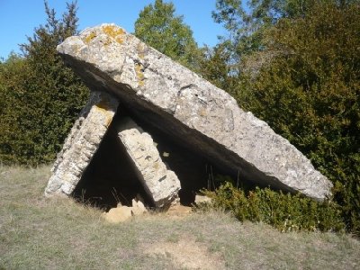 Point de vue et dolmen de La Glène "Peyrelevade"