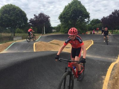 Pumptrack goudronnée de Champnétery