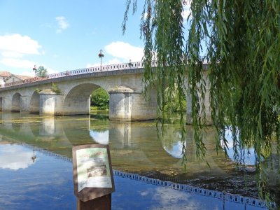 Village étape de Mansle Les Fontaines