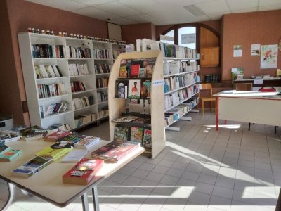 Bibliothèque de Saint-Didier-sous-Riverie
