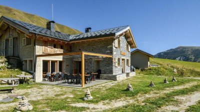 Sentier vers le "Refuge de Plan Lombardie"