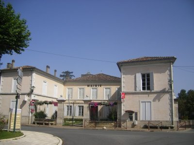 village de Saint-Symphorien -de-Lay