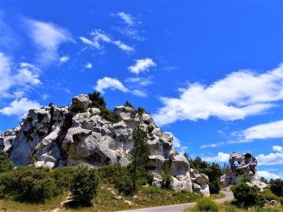 SAINT-RÉMY-DE-PROVENCE - De Saint-Rémy aux Baux