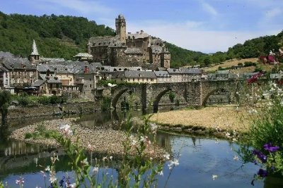 Découverte du village d'Estaing