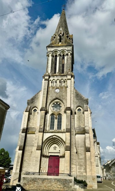 Église Saint-Aubin - Le Louroux-Béconnais