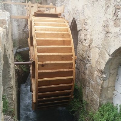 Roue à augets de l'ancien moulin à farine