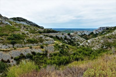 LES BAUX-DE-PROVENCE - Les crêtes de Baumayrane