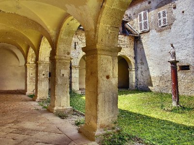 Le Prieuré de Mouthier Haute-Pierre