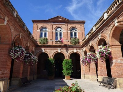 Village de Saint-Ybars, perché sur les côteaux de la Lèze
