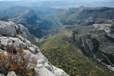 CUGES-LES-PINS - Crête de la Sainte-Baume et Jas de Frédéric