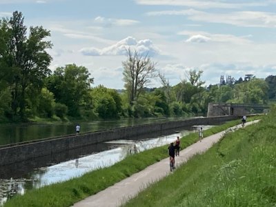 Des venelles Abraysiennes à la Loire ©FFRandonnée / CDRP 45