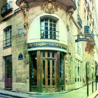 Bar à chignon de la maison de coiffure et de soins de Christophe-Nicolas Biot