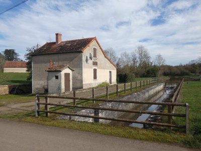 4- Grande boucle du canal de Bessais-Le-Fromental