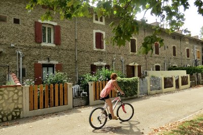 SALIN-DE-GIRAUD - À vélo, un village insolite en Camargue