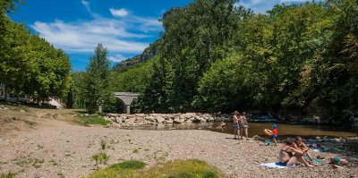 Baignade à Brengues dans la rivière Célé