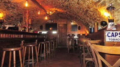 Kelly's Pub La Grotte