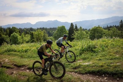 Le Grand Tour des 4 Montagnes - Circuit Gravel & VTTAE n°90 - Noir