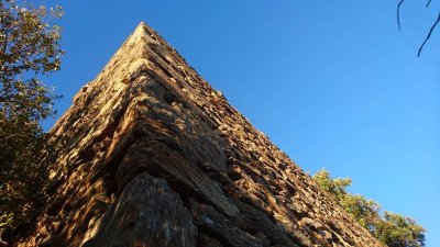 SAINT-JULIEN : OLARGUES LE VIEUX