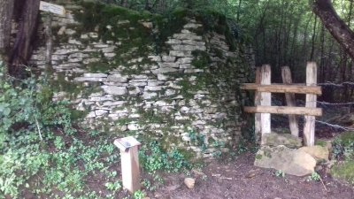 Mur-Mur(es) de pierres