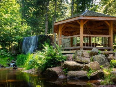 Micro-aventure : l'échappée sauvage entre forêts mystiques et patrimoines cachés