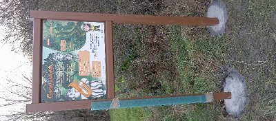 Sentier du tombeau de Gargantua