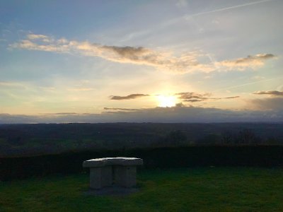 St-Médard-la-Rochette : Table d'orientation et aire de pique-nique (Église)