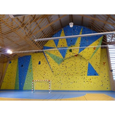 Mur et bloc d'escalade de la Rochette