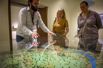 Exposition "Savoir-faire moderne - Feux Croisés au musée"