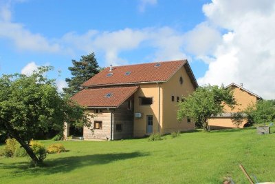 Ferme pédagogique - la chèvrerie des Cardelles