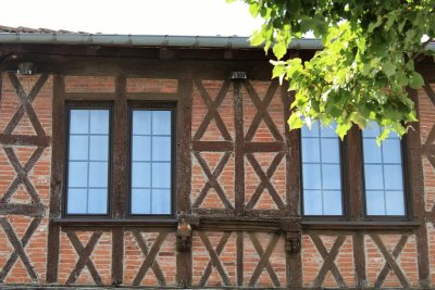 Vitrine d'archéologie romaine et monnaies anciennes