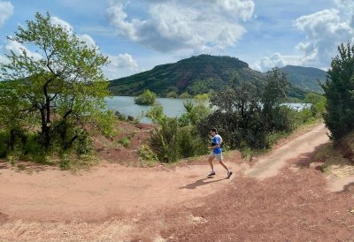 TRAIL DU TOUR DU LAC DU SALAGOU (AU DÉPART DES VAILHÉS) - GR® DE PAYS ENTRE 2 LACS AVÈNE – SALAGOU