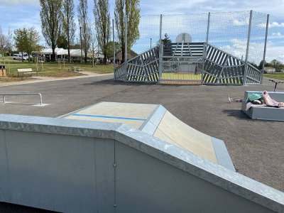 Skate park, terrain multisports et pumptrack