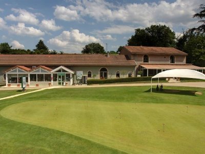 Golf Albon Senaud