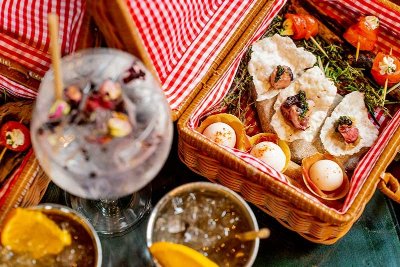 Théâtre "Avec le vent dans le dos, il te poussera des ailes"