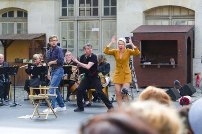 THÉÂTRE PRIMAVERA - LA BELLE HÉLÈNE ET LES GARÇONS