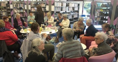 Tricot'thé à la médiathèque