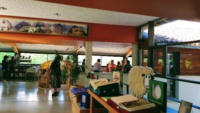 Exposition - Les Reliques des contes perlés - La maison du Père Castor