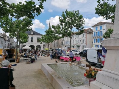 Marché du samedi à Verteillac