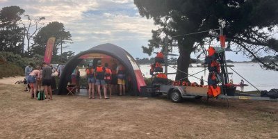 West Coast Pink Paradise - Location de kayaks et de paddles